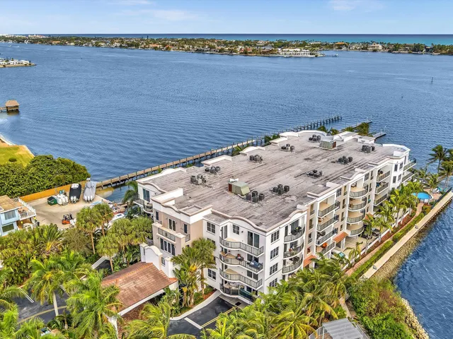$902,000 | 2700 North Federal Highway, Unit 505, Boynton Beach, FL 33435