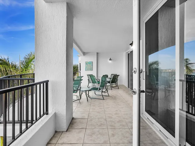 $902,000 | 2700 North Federal Highway, Unit 505, Boynton Beach, FL 33435