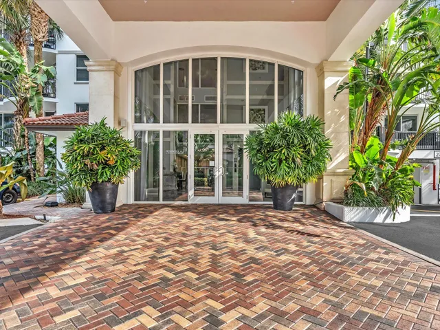 $902,000 | 2700 North Federal Highway, Unit 505, Boynton Beach, FL 33435