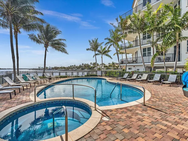 $902,000 | 2700 North Federal Highway, Unit 505, Boynton Beach, FL 33435