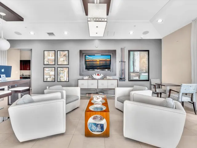 $902,000 | 2700 North Federal Highway, Unit 505, Boynton Beach, FL 33435