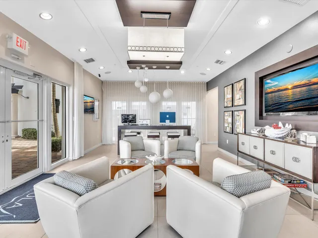 $902,000 | 2700 North Federal Highway, Unit 505, Boynton Beach, FL 33435