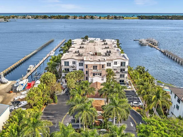 $902,000 | 2700 North Federal Highway, Unit 505, Boynton Beach, FL 33435