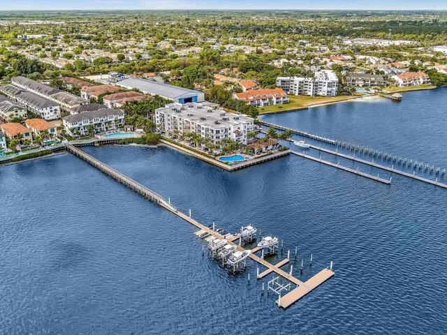 $902,000 | 2700 North Federal Highway, Unit 505, Boynton Beach, FL 33435