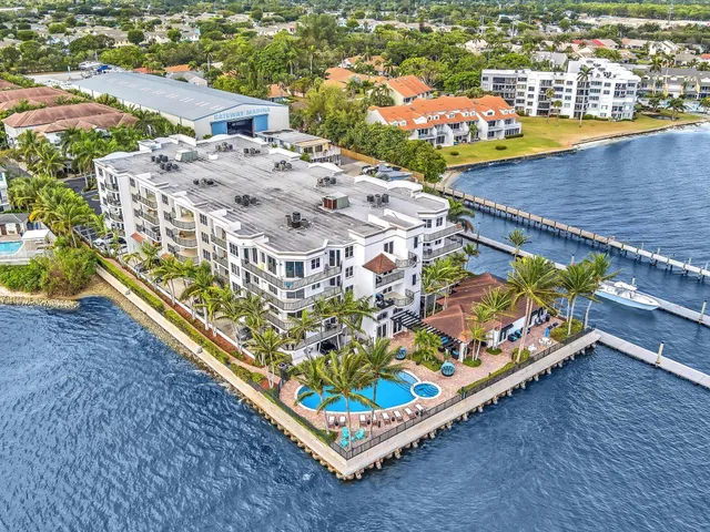 $902,000 | 2700 North Federal Highway, Unit 505, Boynton Beach, FL 33435