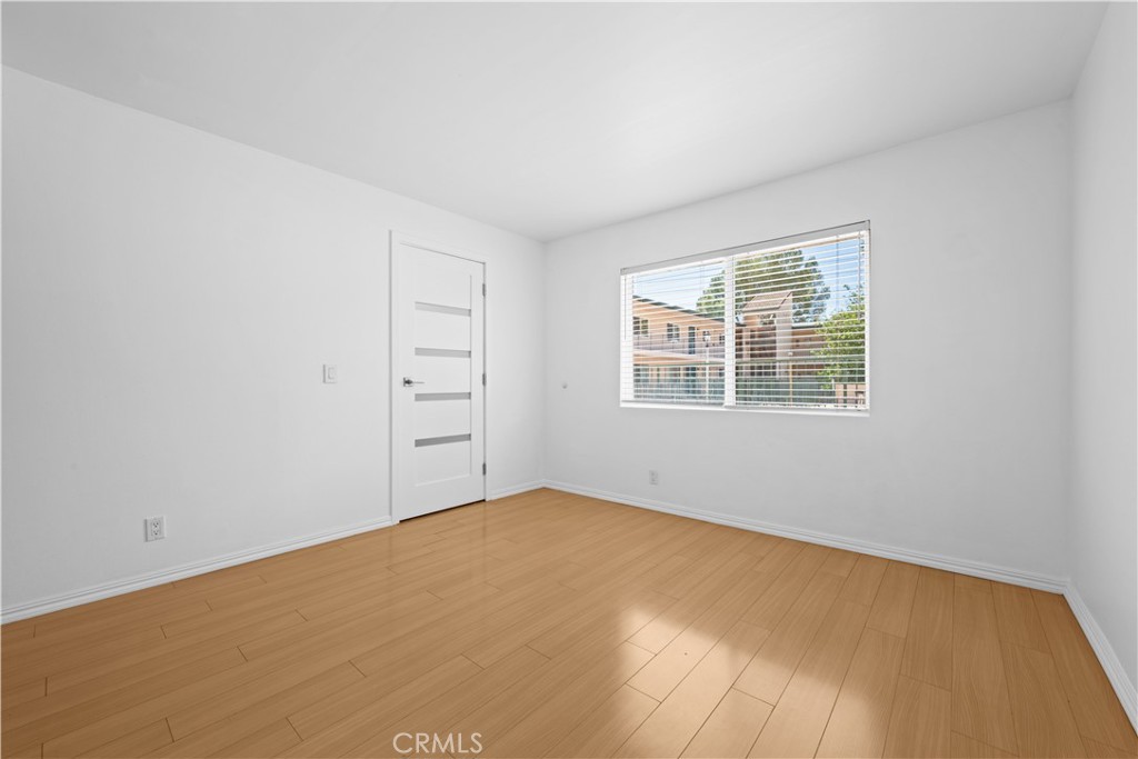 2940 North Verdugo Road, Unit 214 Glendale, CA 91208 - Photo 4 of 10 a view of an empty room with a window
