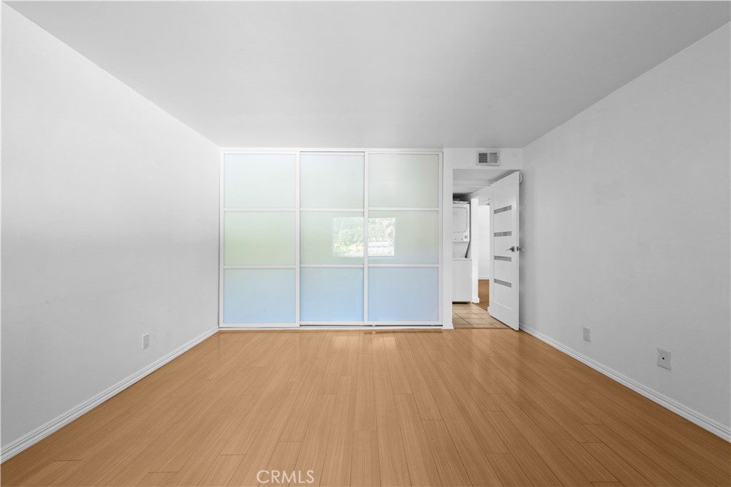 2940 North Verdugo Road, Unit 214 Glendale, CA 91208 - Photo 5 of 10 wooden floor in a room