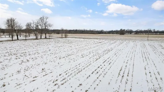 $289,900 | 11086 Old Litchfield Trail, Litchfield, IL 62056