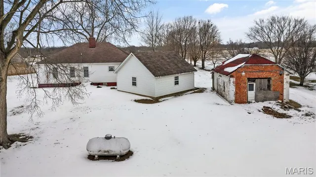 $289,900 | 11086 Old Litchfield Trail, Litchfield, IL 62056