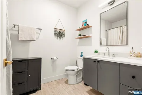 $599,999 | 386 5th Street, Unit 302A, Jersey City, NJ 07302