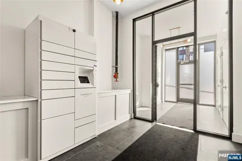 $599,999 | 386 5th Street, Unit 302A, Jersey City, NJ 07302