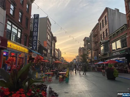 $599,999 | 386 5th Street, Unit 302A, Jersey City, NJ 07302