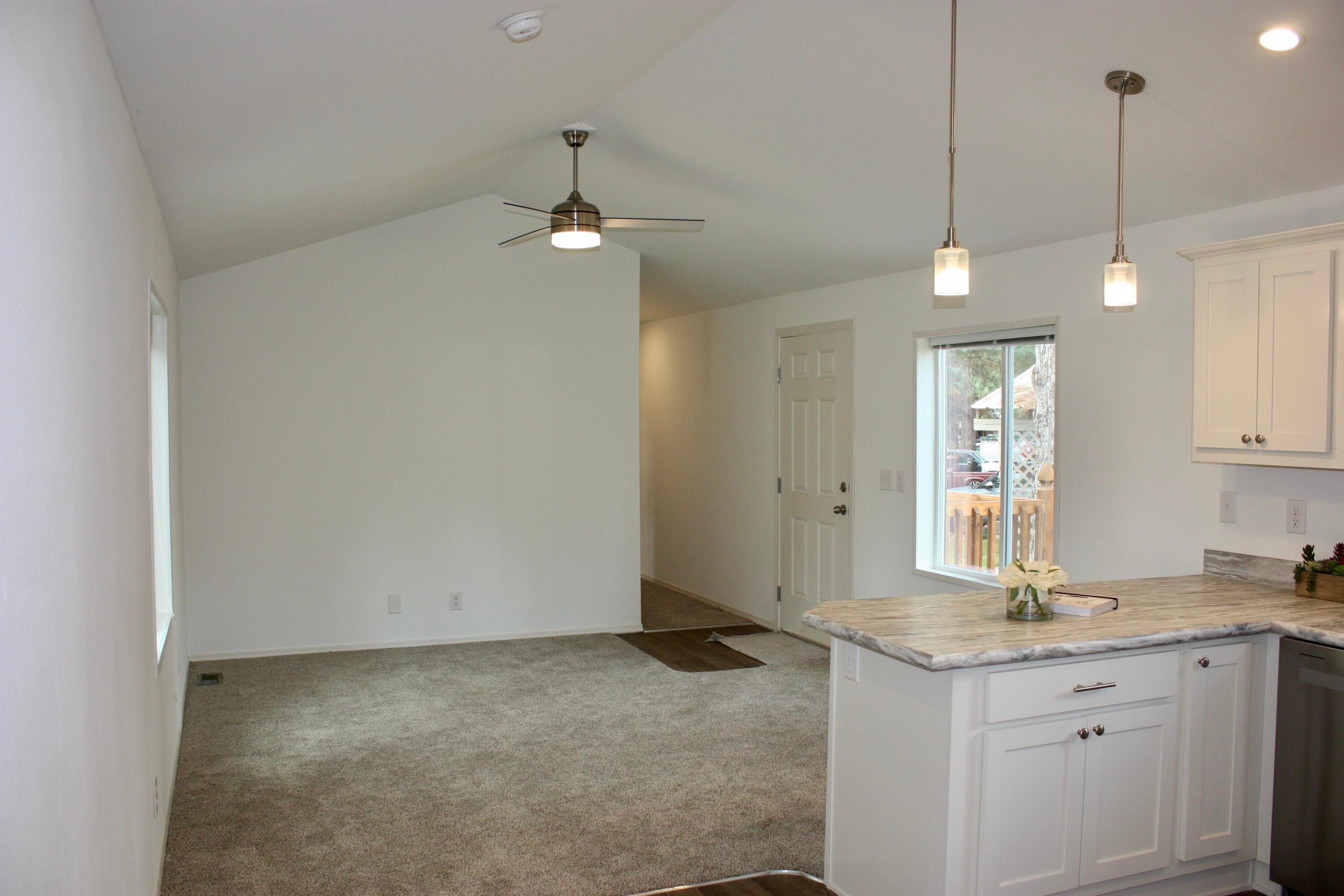 61000 Brosterhous Road, Unit 550 Bend, OR 97702 - Photo 18 of 26 SideEntry
