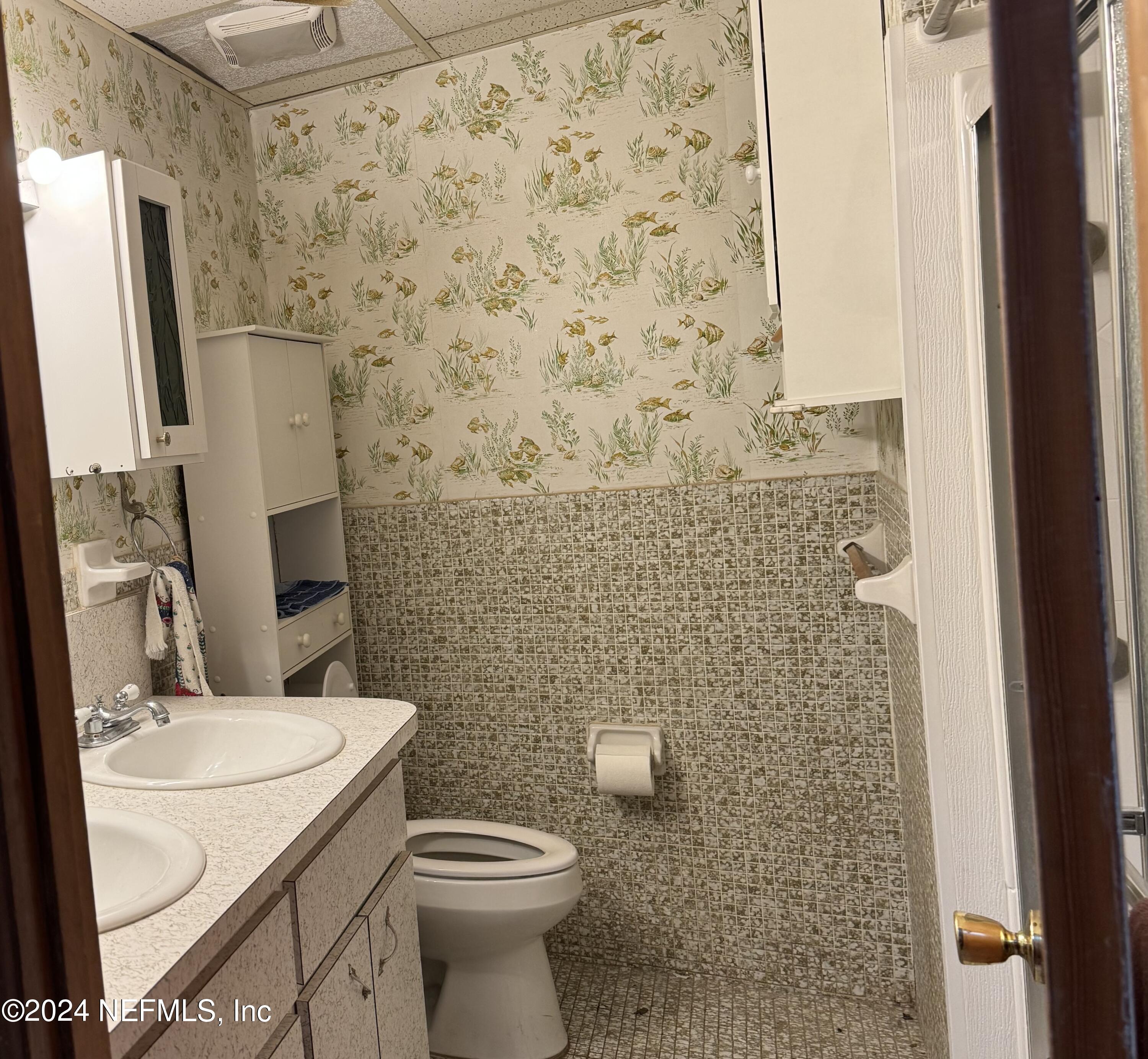 2720 Eagle Street Jacksonville, FL 32216 - Photo 13 of 18 Bathroom 1