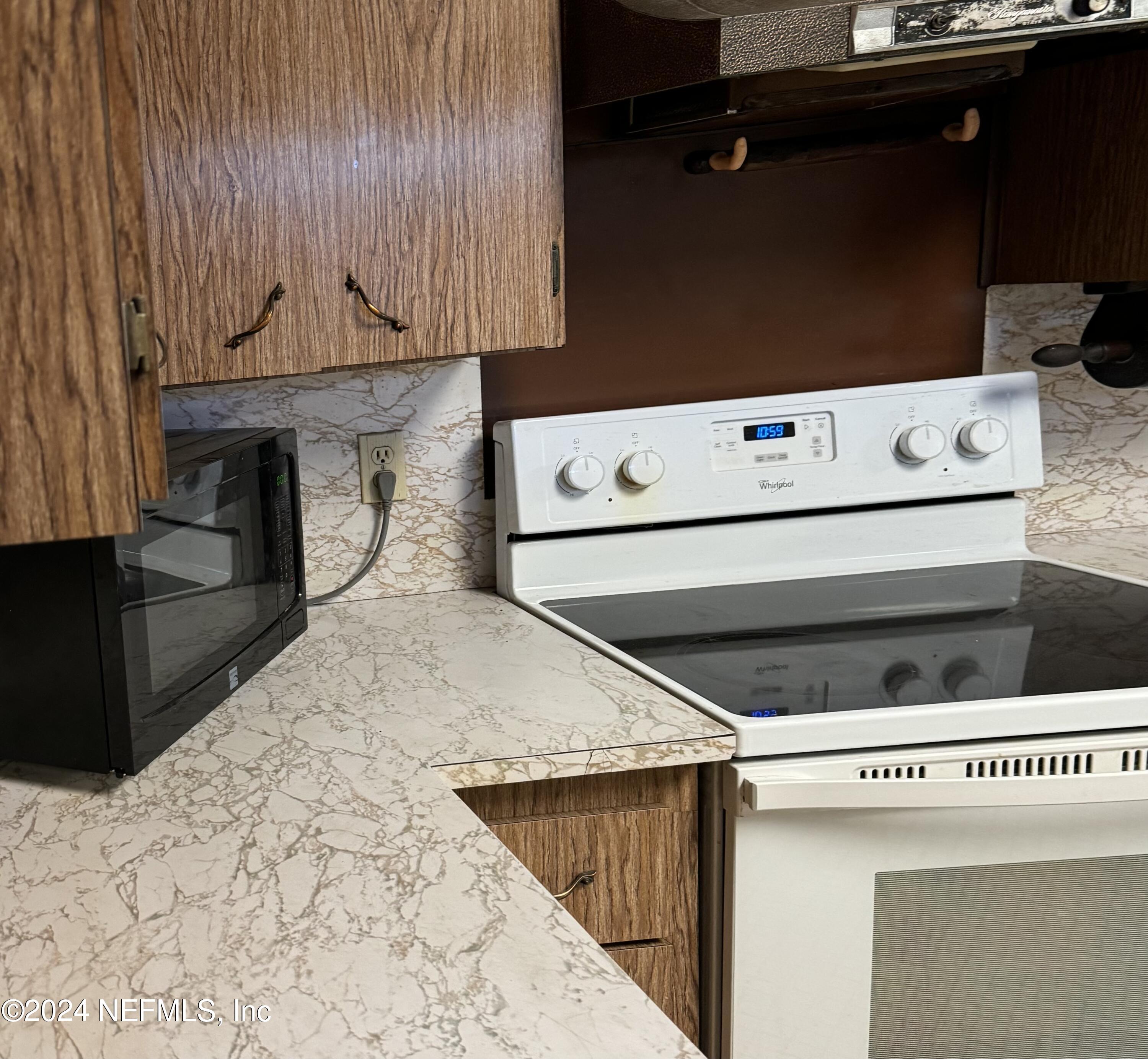 2720 Eagle Street Jacksonville, FL 32216 - Photo 4 of 18 Kitchen2