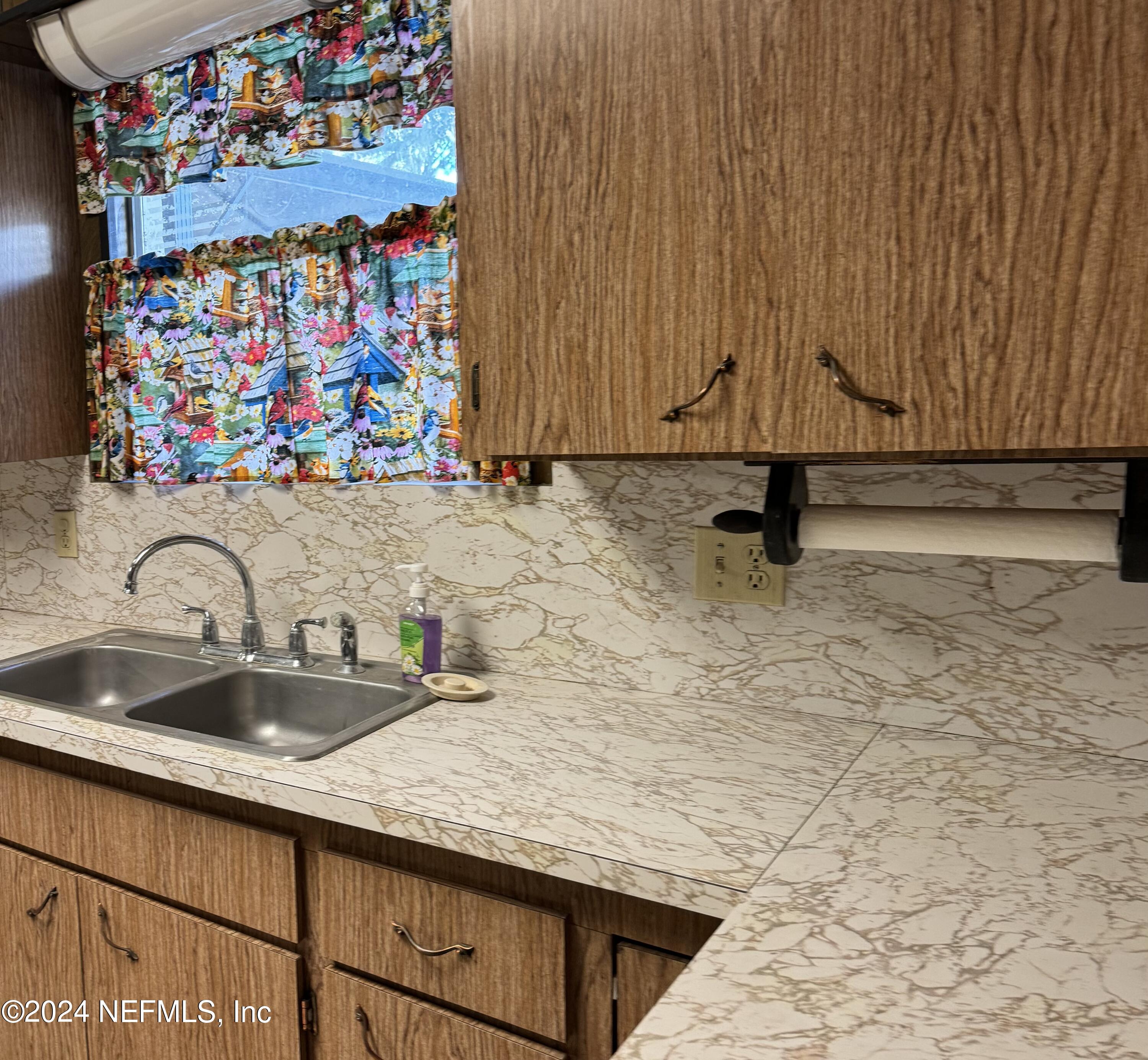 2720 Eagle Street Jacksonville, FL 32216 - Photo 5 of 18 Kitchen3