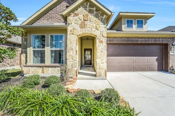 $2,750 | 10047 Napier Drive, Iowa Colony, TX 77583