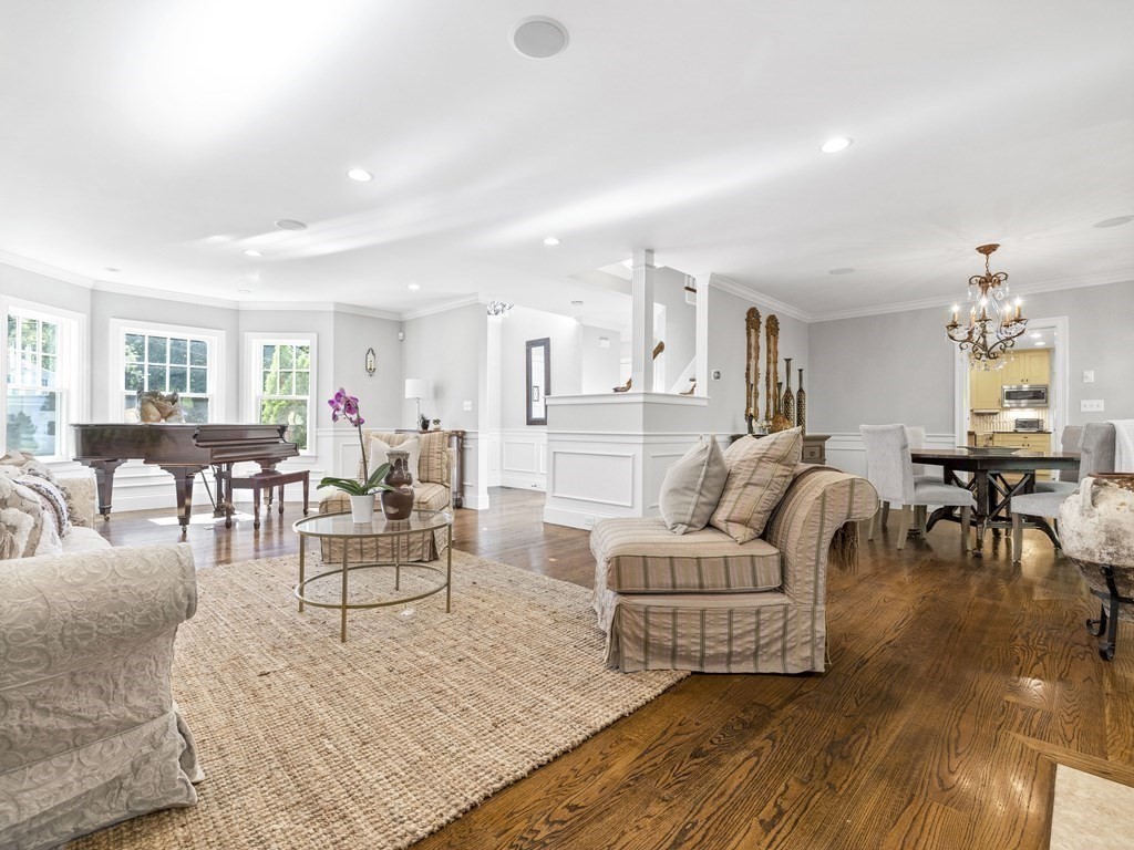 16 Hobart Road Wellesley, MA 02482 - Photo 3 of 33