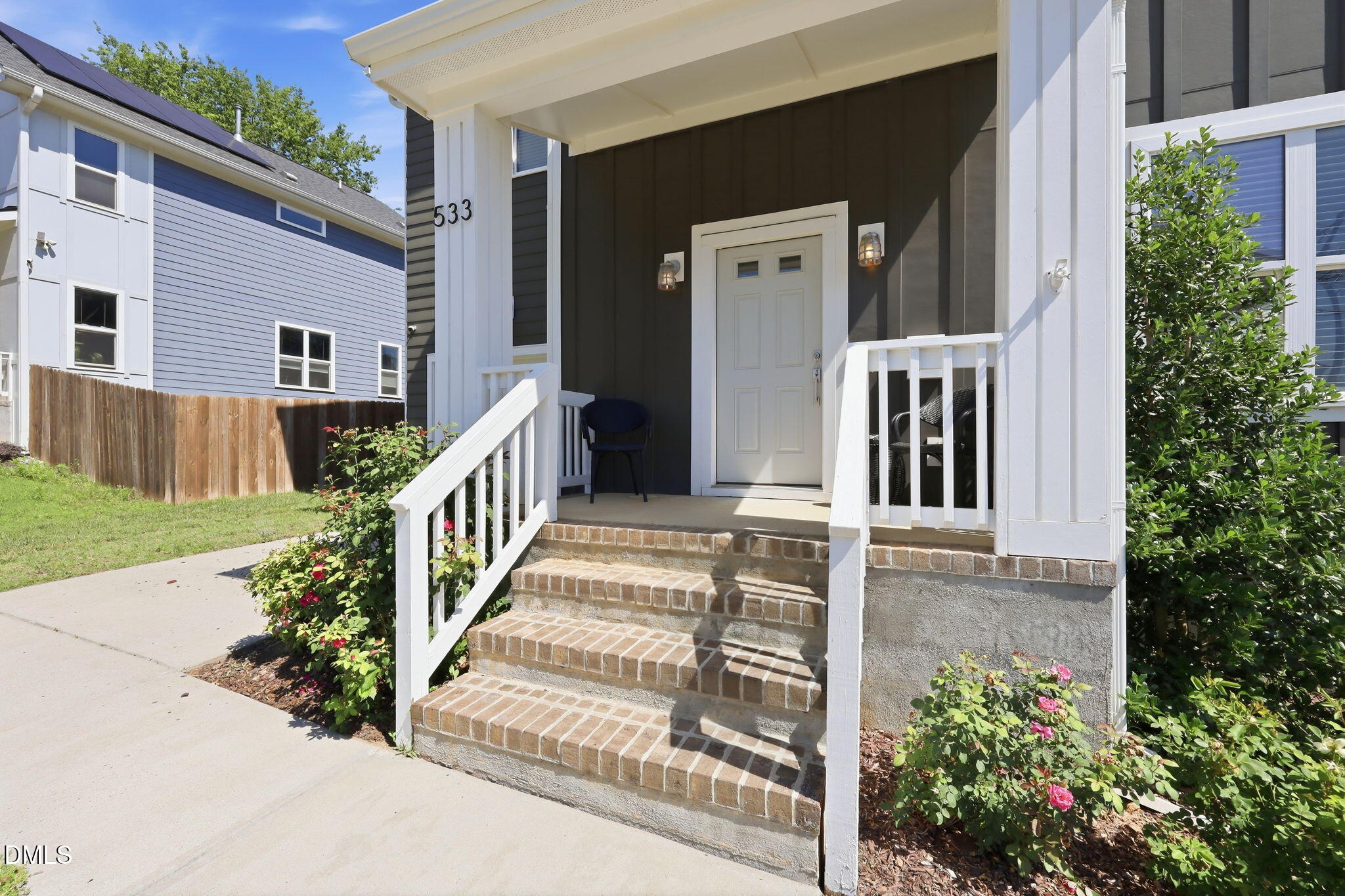533 Bragg Street Raleigh, NC 27601 - Photo 3 of 33 41-web-or-mls-IMG_2972