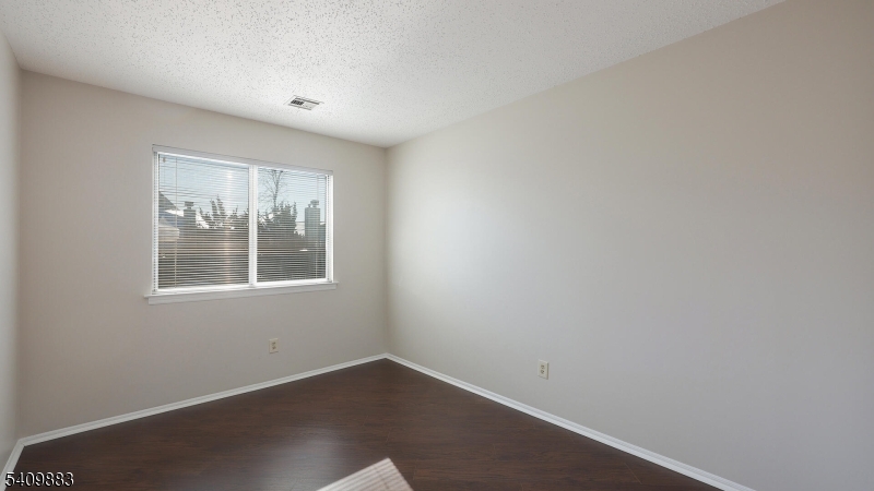 3215 Park Place Springfield, NJ 07081 - Photo 17 of 45