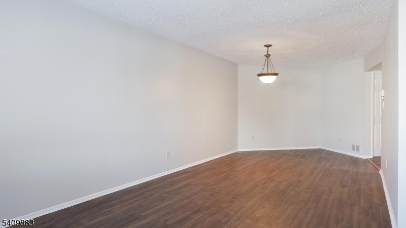 3215 Park Place Springfield, NJ 07081 - Photo 4 of 45