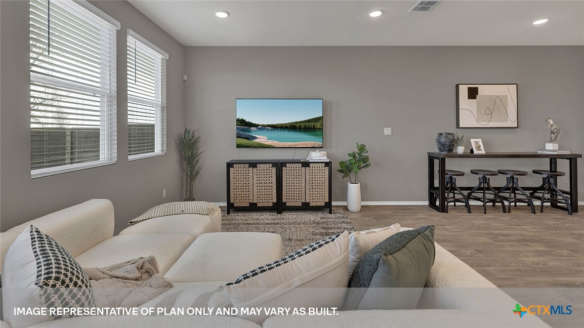 125 Kendall Lane Lockhart, TX 78644 - Photo 11 of 30 a living room with furniture
