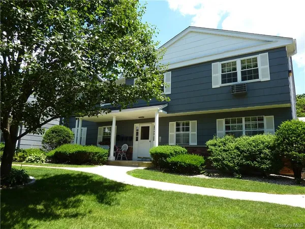 $288,000 | 43 Doxbury Lane, Unit 43, Suffern, NY 10901