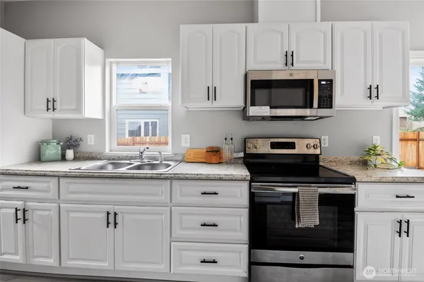 $539,000 | 2415 Cedar Street, Unit A, Everett, WA 98201