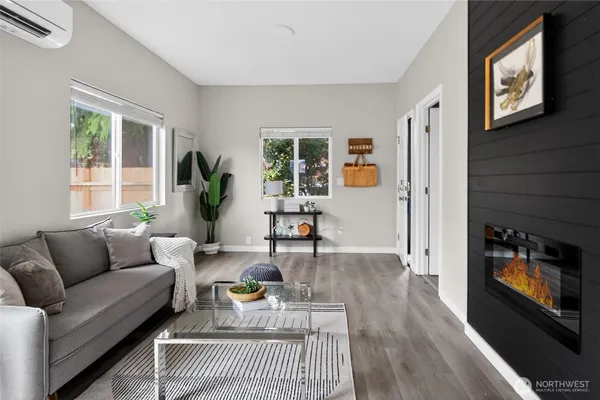 $539,000 | 2415 Cedar Street, Unit A, Everett, WA 98201