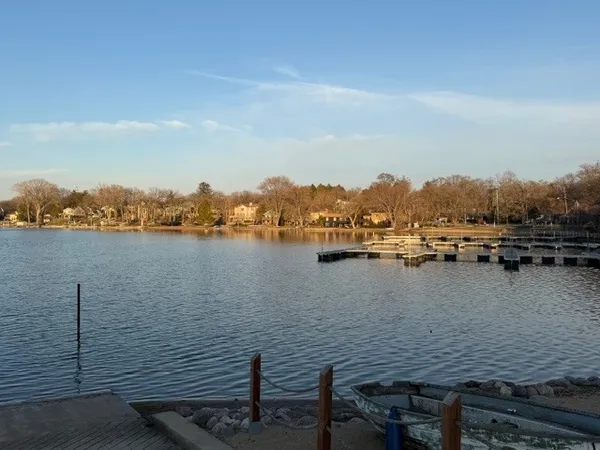$349,900 | 428 Country Ln Court, Wauconda, IL 60084
