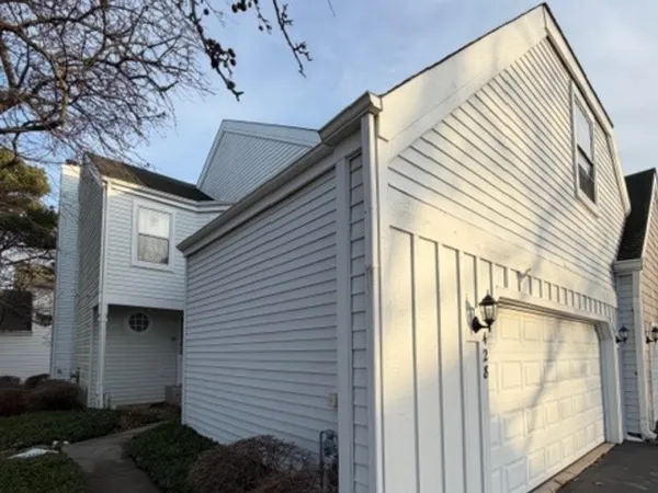 $349,900 | 428 Country Ln Court, Wauconda, IL 60084