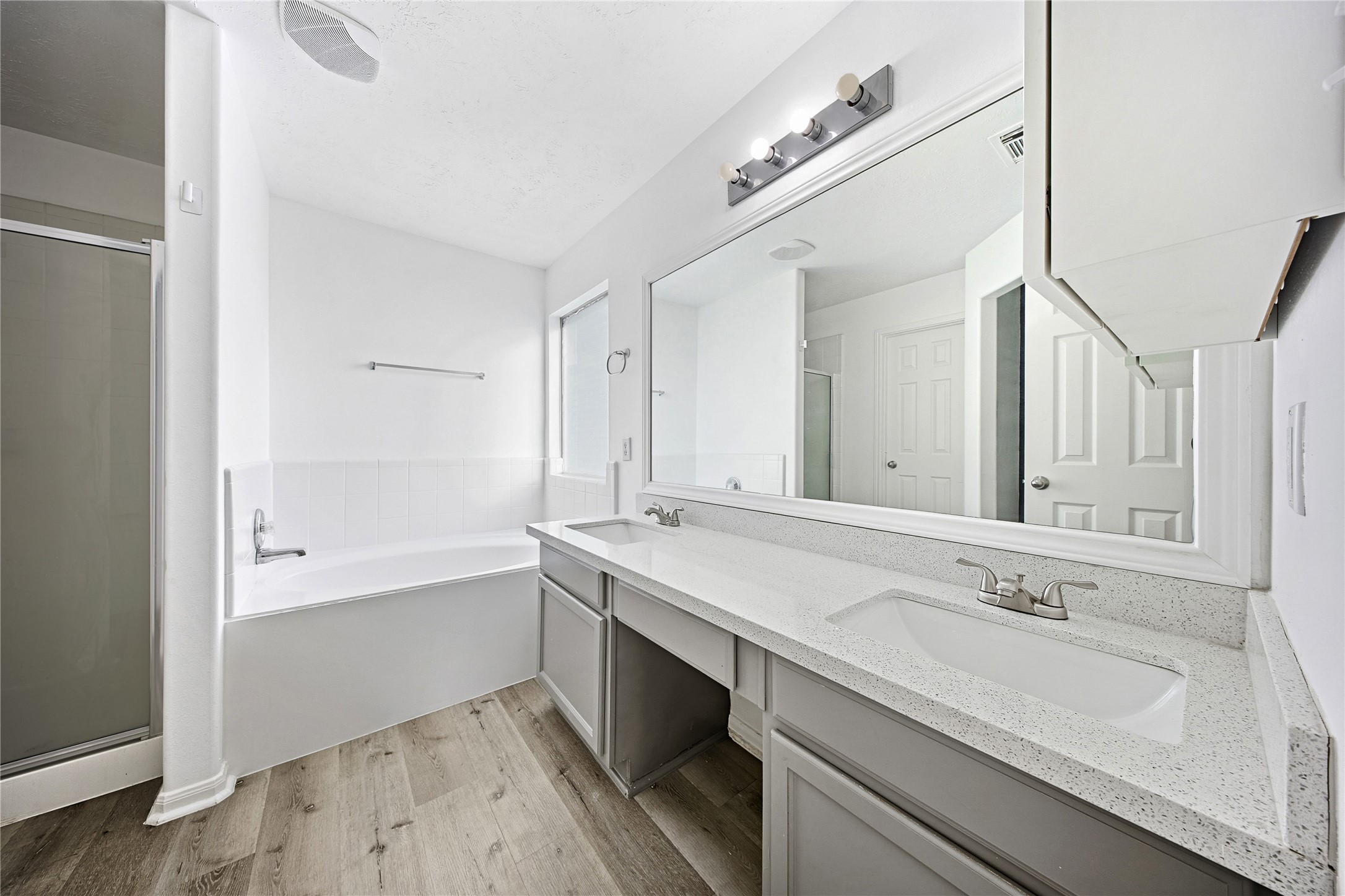 9511 Alex Springs Lane Houston, TX 77044 - Photo 13 of 22