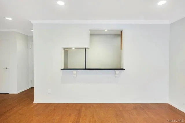 $299,999 | 101 Lincoln Avenue, Unit 1F, Mineola, NY 11501