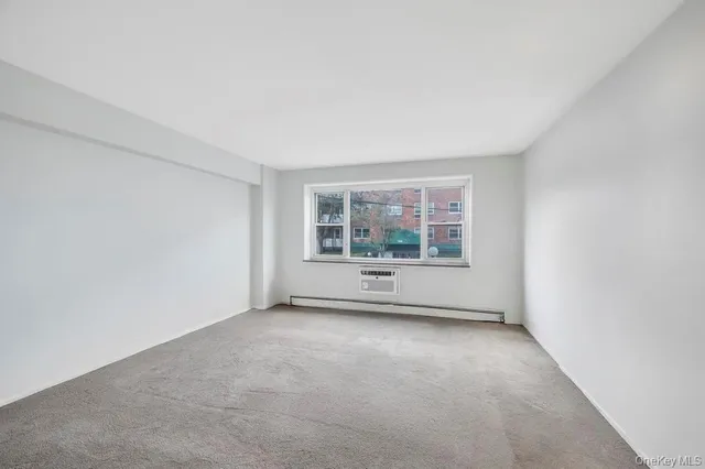 $299,999 | 101 Lincoln Avenue, Unit 1F, Mineola, NY 11501