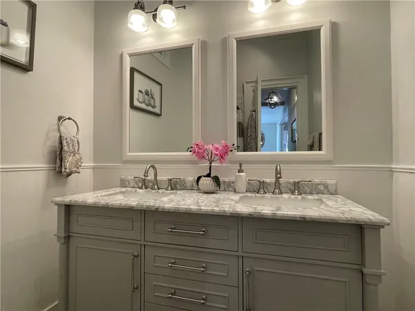 $2,900 | 541 Bellevue Avenue, Unit 4, Newport, RI 02840