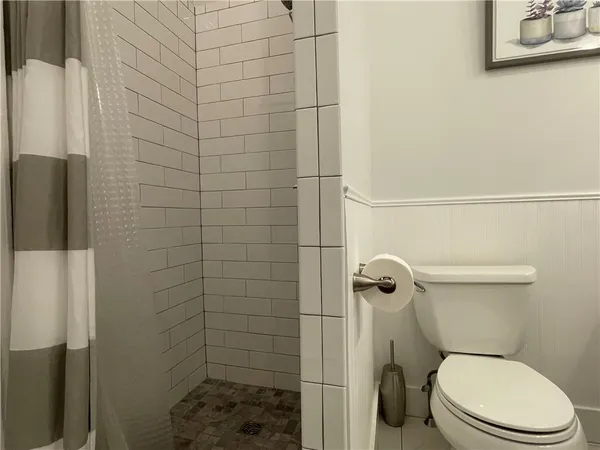 $2,900 | 541 Bellevue Avenue, Unit 4, Newport, RI 02840