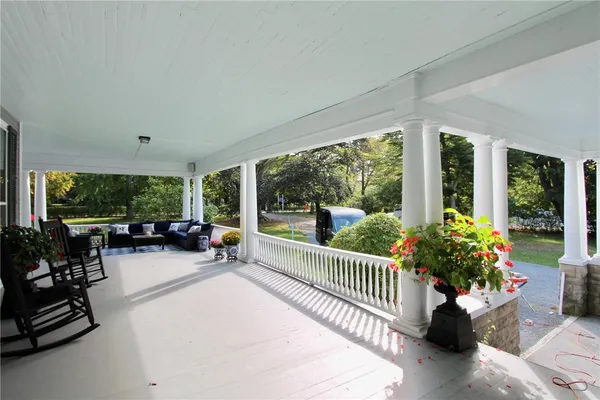 $2,900 | 541 Bellevue Avenue, Unit 4, Newport, RI 02840