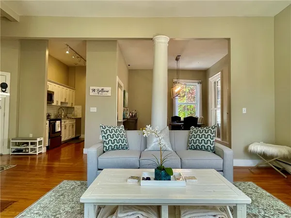 $2,900 | 541 Bellevue Avenue, Unit 4, Newport, RI 02840