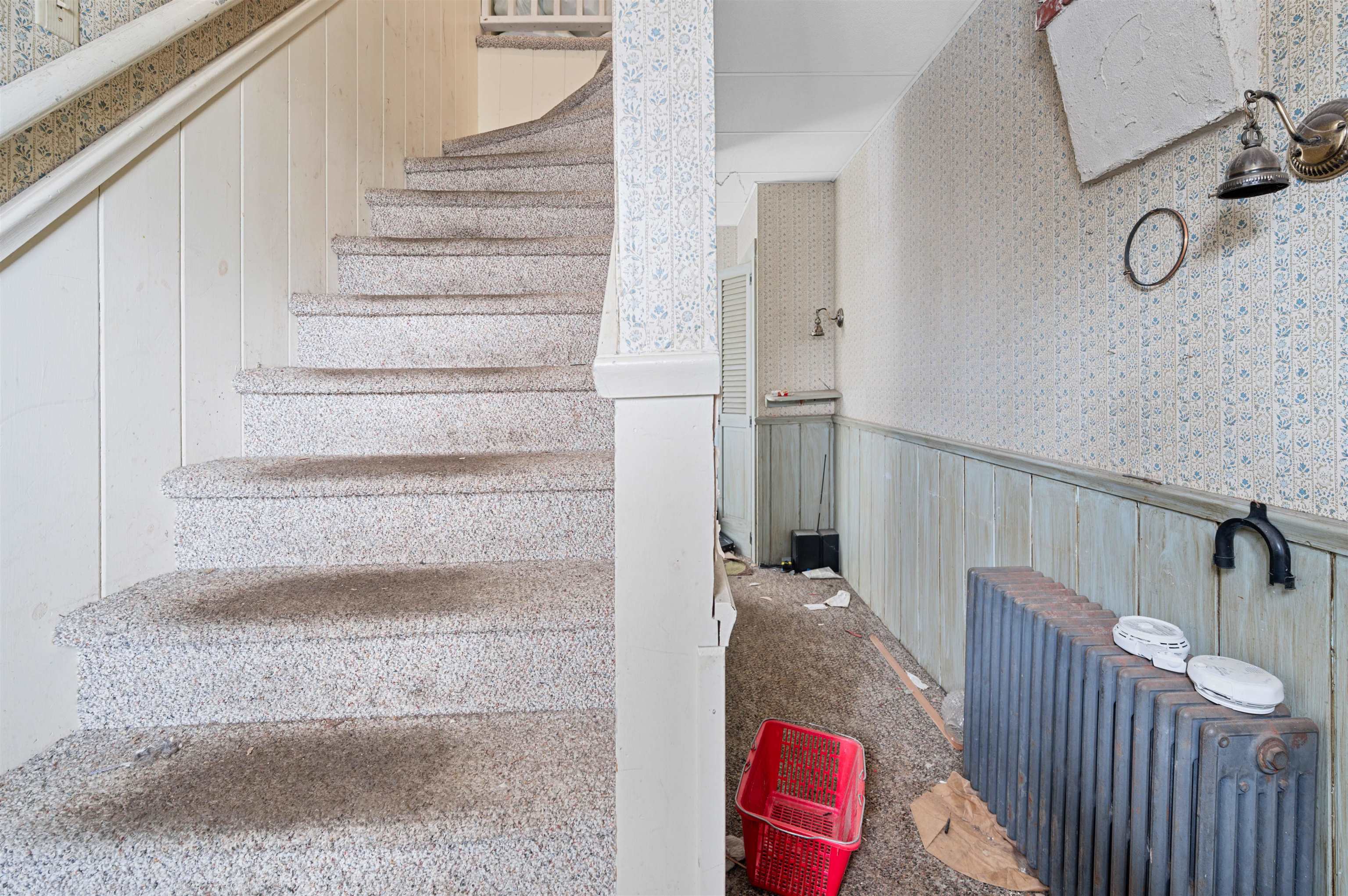 28 Pleasant Street Barre, VT 05641 - Photo 4 of 23