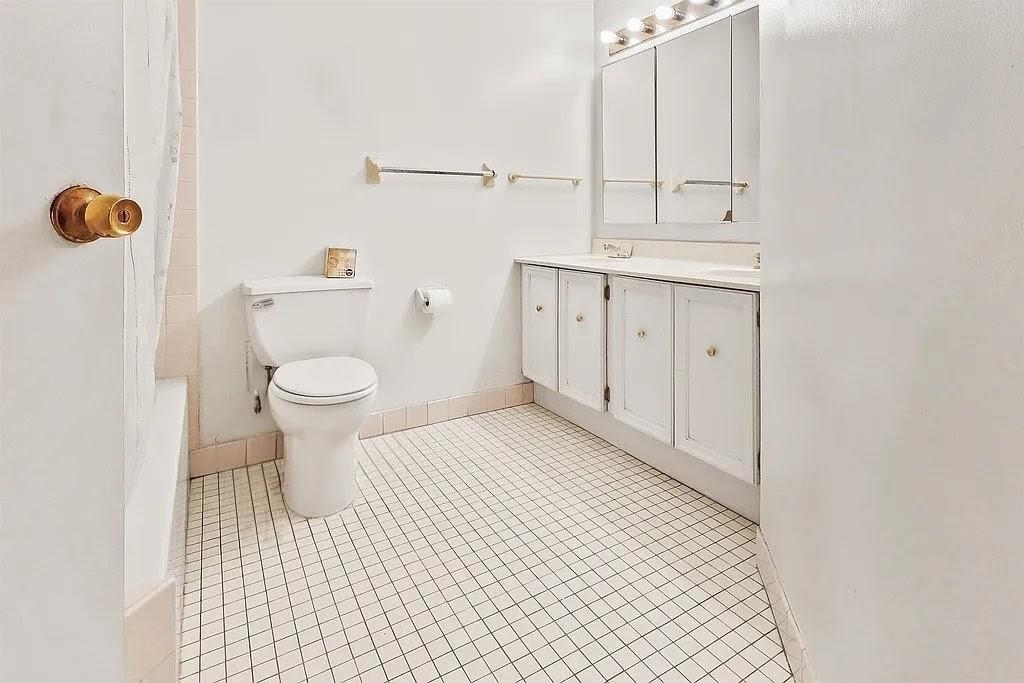 401 Harmon Cove Tower, Unit 401 Secaucus, NJ 07094 - Photo 21 of 49