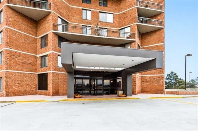 401 Harmon Cove Tower, Unit 401 Secaucus, NJ 07094 - Photo 43 of 49