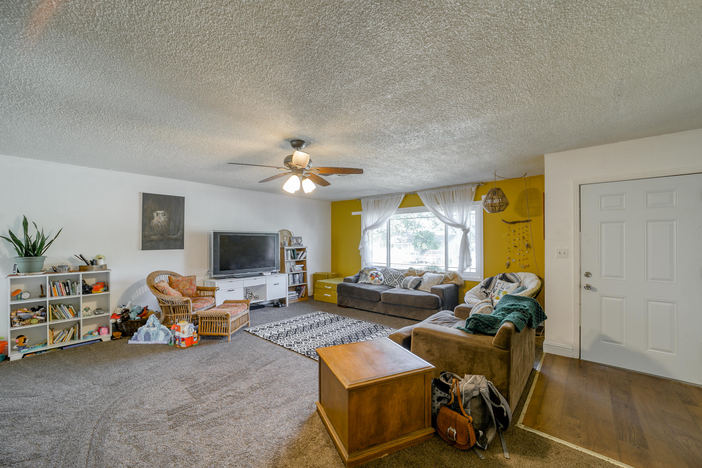 788 Ridge Road Redding, CA 96003 - Photo 16 of 59 HV7A5223