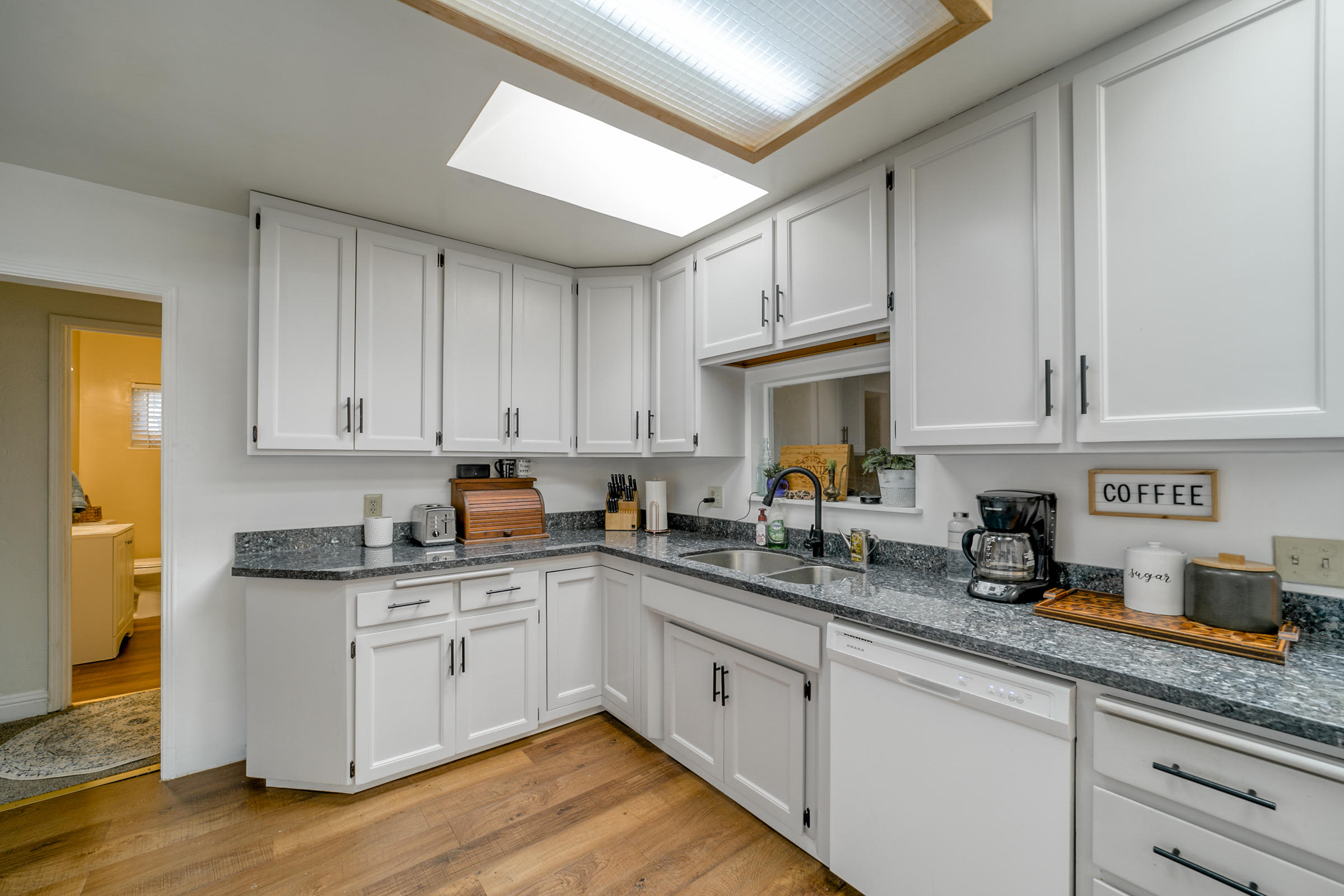 788 Ridge Road Redding, CA 96003 - Photo 4 of 59 HV7A5053