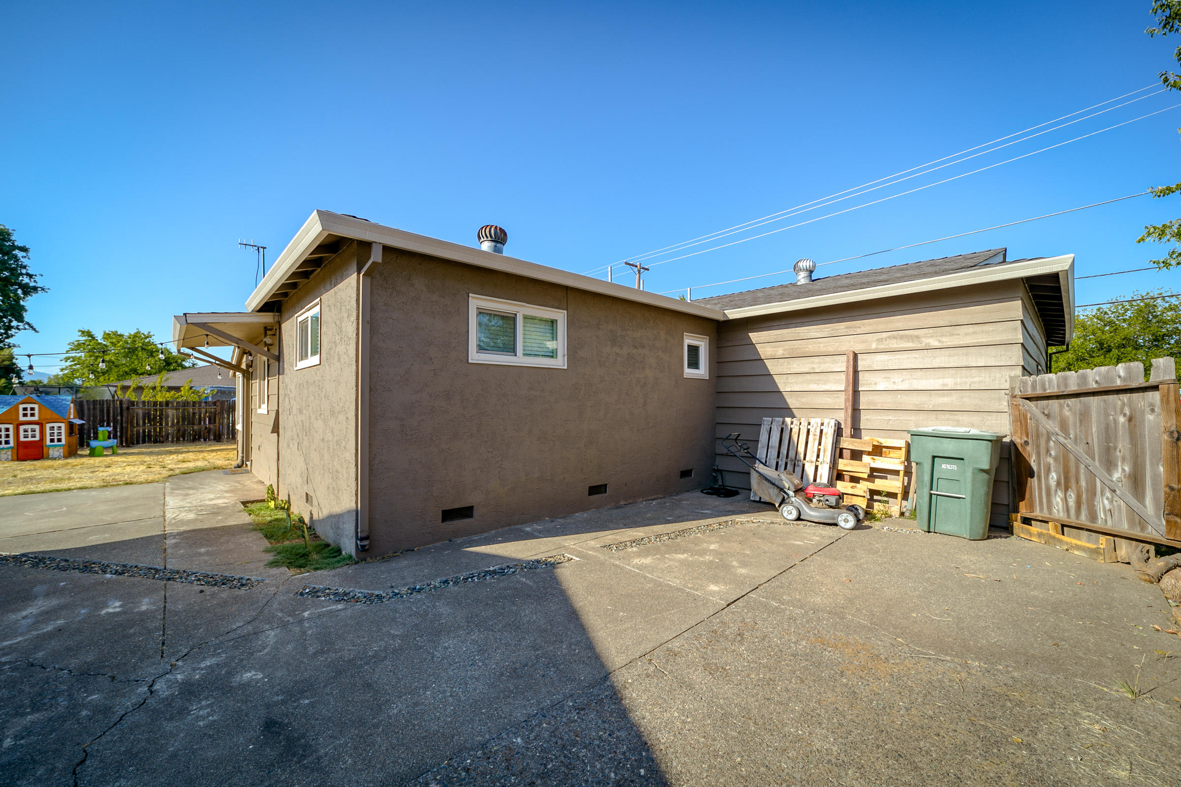 788 Ridge Road Redding, CA 96003 - Photo 47 of 59 HV7A5308