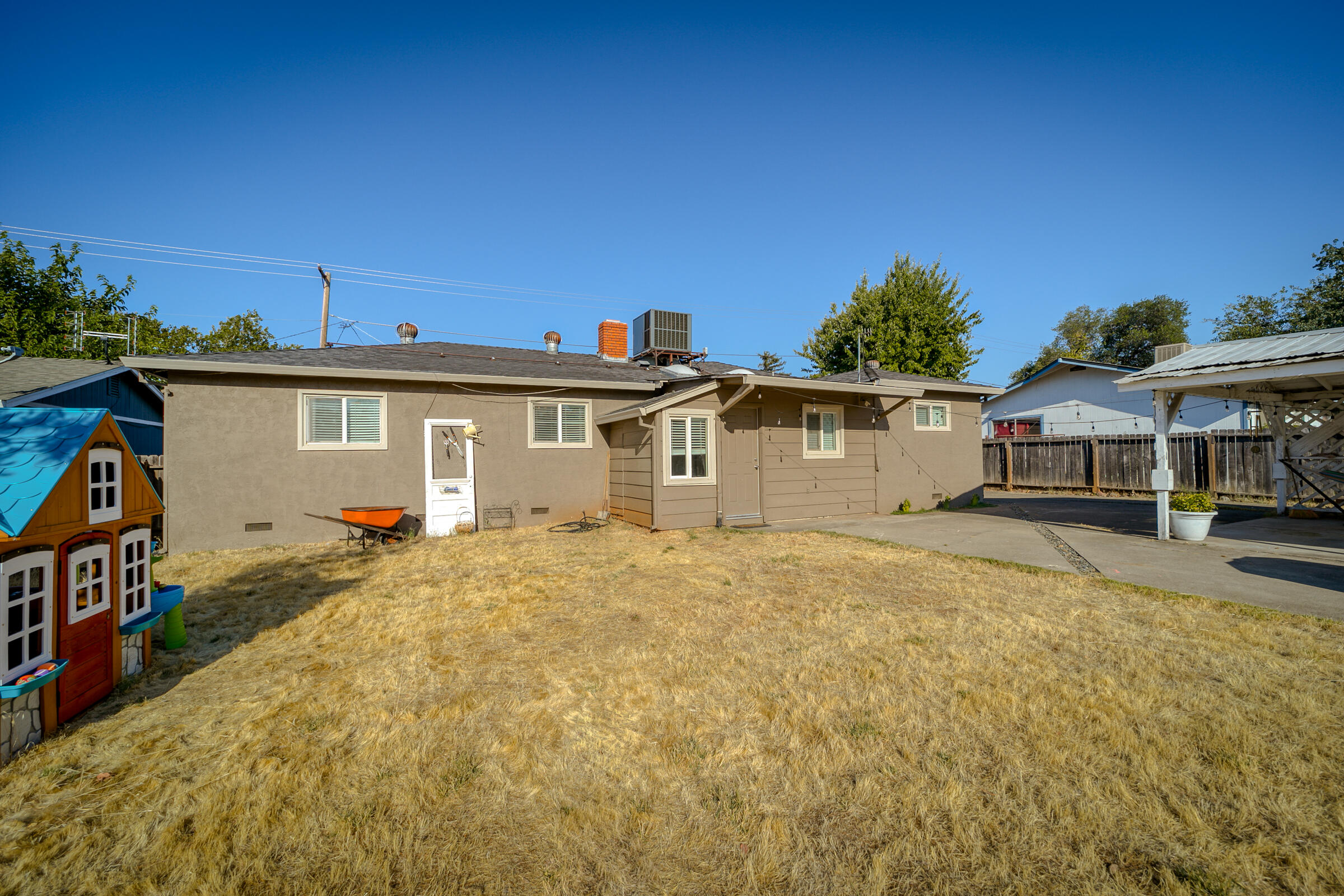 788 Ridge Road Redding, CA 96003 - Photo 50 of 59 HV7A5323