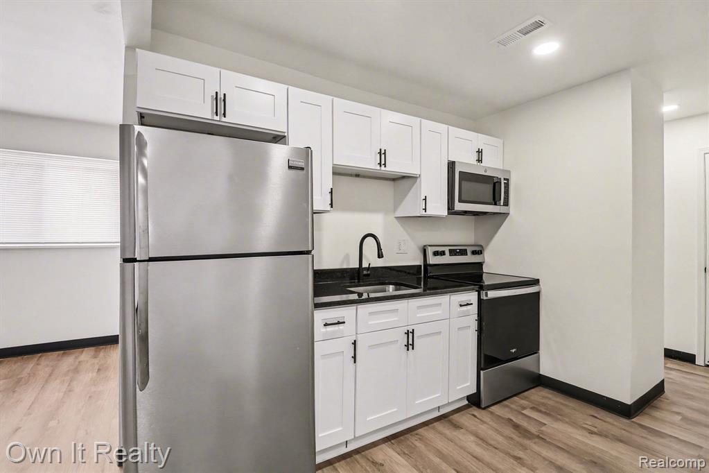 8 Joy Road, Unit 8 Detroit, MI 48228 - Photo 13 of 37