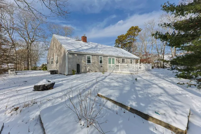 $800,000 | 18 Six Penny Lane, Dennis, MA 02638