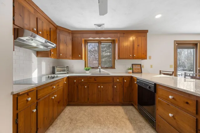 $800,000 | 18 Six Penny Lane, Dennis, MA 02638