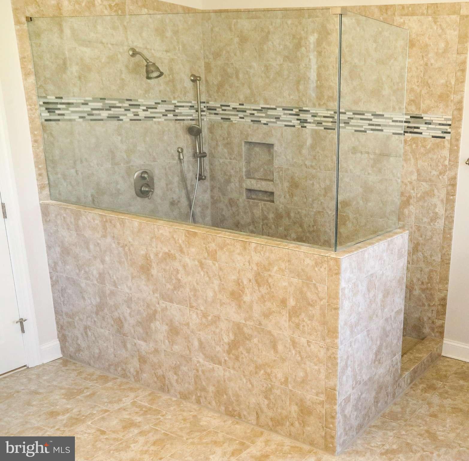 261 Cropp Road Fredericksburg, VA 22406 - Photo 20 of 30 Bath (Master)