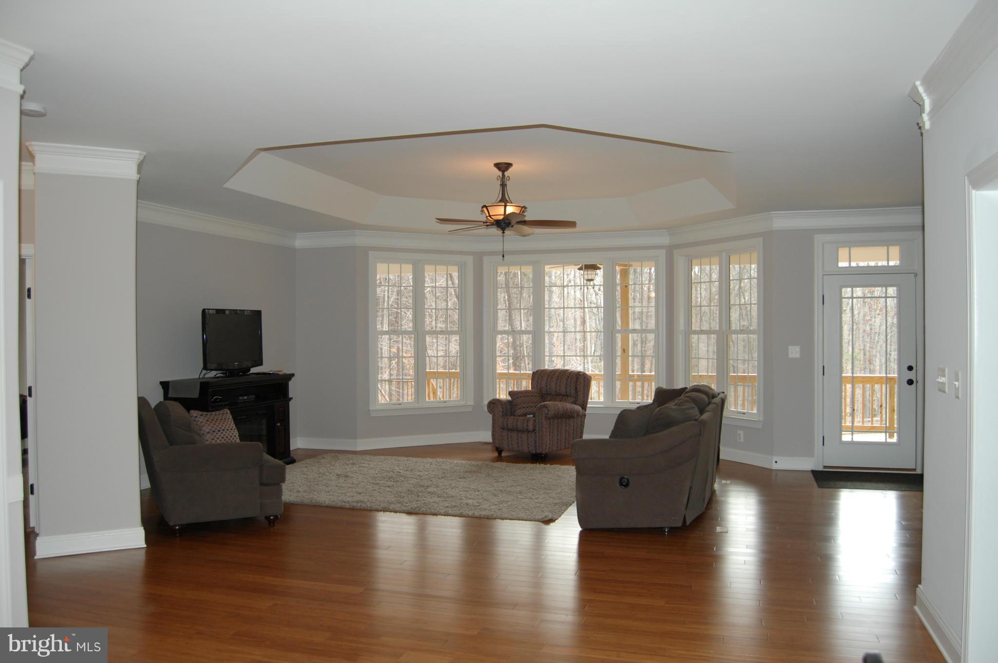 261 Cropp Road Fredericksburg, VA 22406 - Photo 6 of 30 Living Room